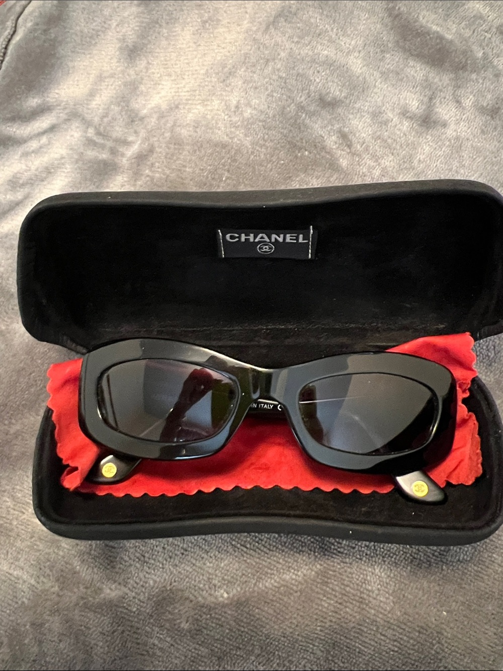CHANEL Black Glossy Oversized Sunglasses with Gold Logo Accents
